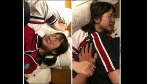 Con gái riêng thấy thèm khi nhìn trộm bố dượng Nắc mẹ